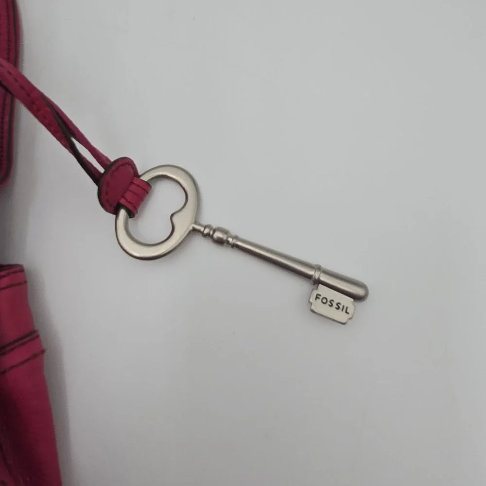 Fossil Magenta Pink Leather Crossbody Bag Turn Lock Messenger ZB5170 - Picture 4 of 10